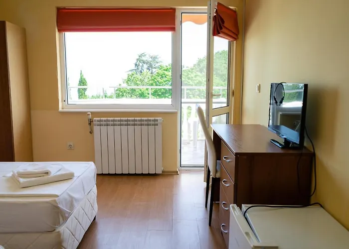 Πανσιόν Slav 3*